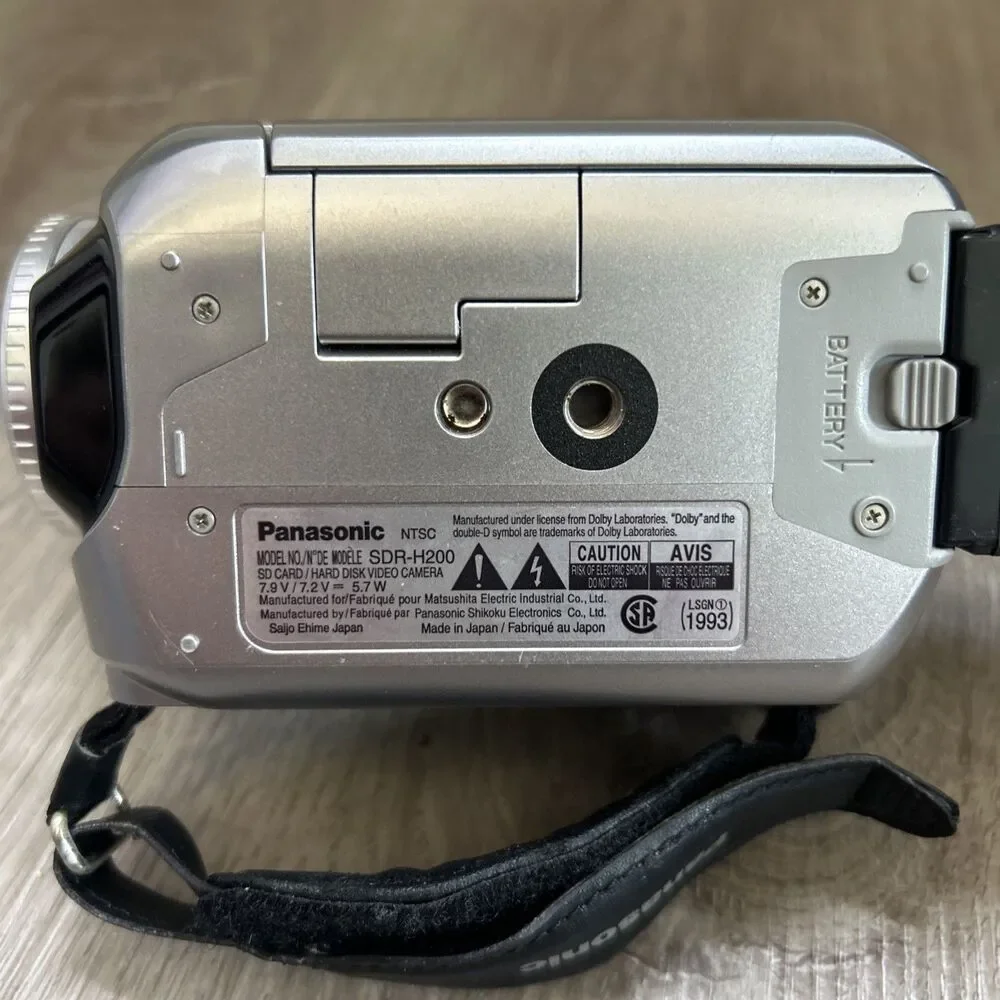 Panasonic Digital Camcorder Video Camera SDR-H200 Silver Battery Remote Tested